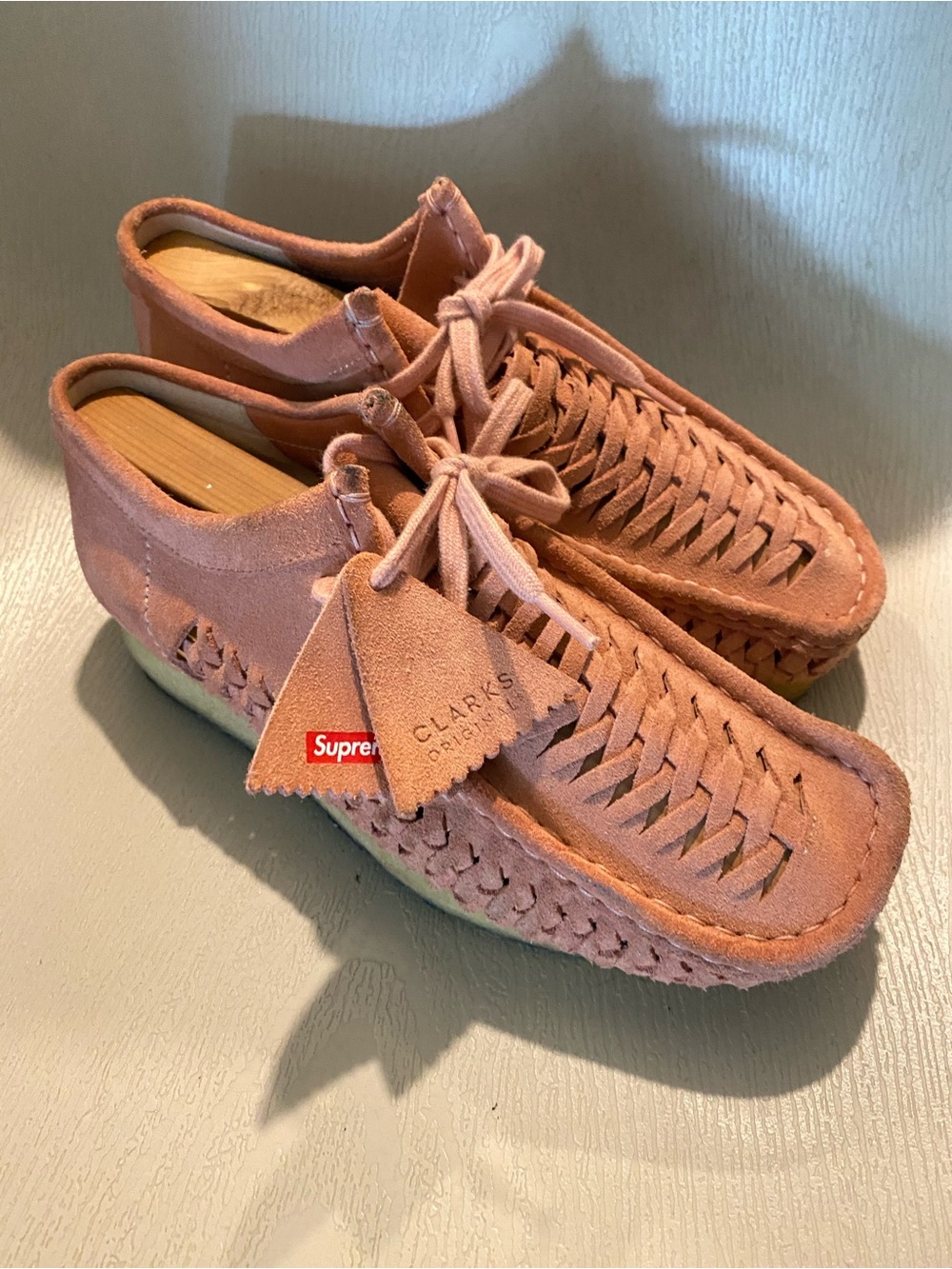 Clarks Originals X Supreme Wallabee Woven Weave Salmon Pink Suede size 7m